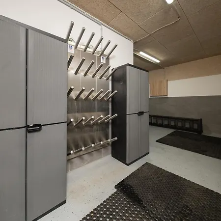 Sonnenstein Soelden, Close To Lift & Centre