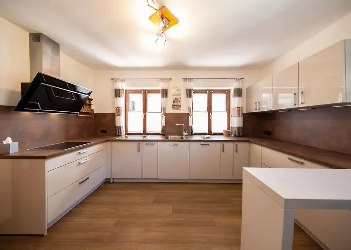 Sonnenstein Soelden, Close To Lift & Centre