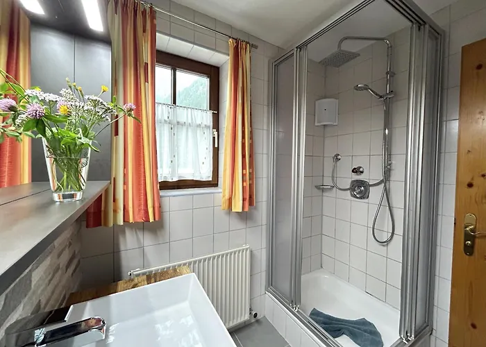 Sonnenstein Soelden, Close To Lift & Centre